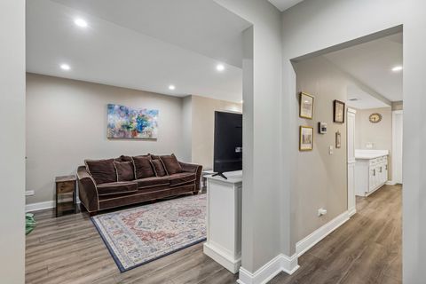 Tiny photo for 743 S Lombard Avenue, Oak Park, IL 60304 (MLS # 12706423)