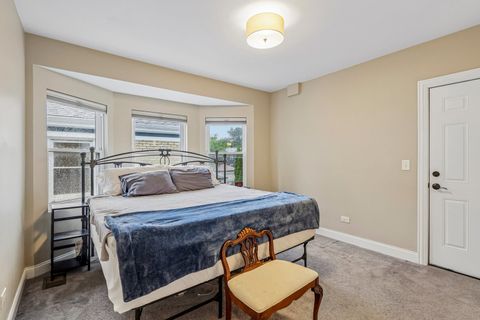 Tiny photo for 743 S Lombard Avenue, Oak Park, IL 60304 (MLS # 12706423)
