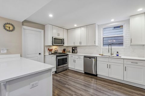 Tiny photo for 743 S Lombard Avenue, Oak Park, IL 60304 (MLS # 12706423)