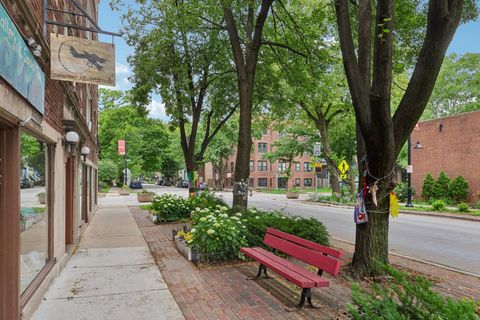 Tiny photo for 743 S Lombard Avenue, Oak Park, IL 60304 (MLS # 12706423)