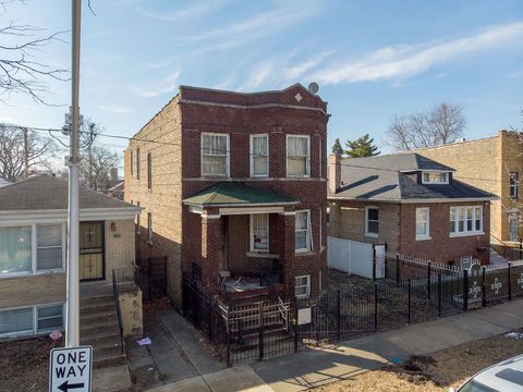 4433 W Walton Street Chicago IL 60651