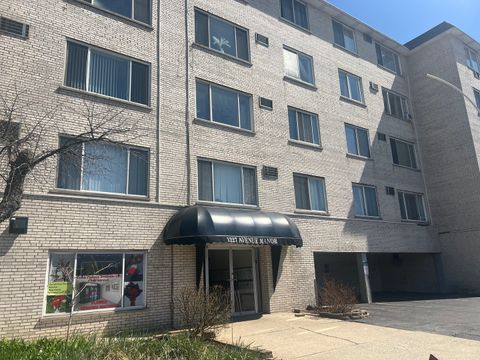 Tiny photo for 1227 S Harlem Avenue #512, Berwyn, IL 60402 (MLS # 12527482)