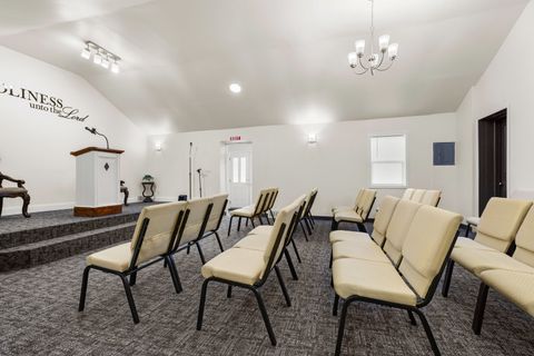 Tiny photo for 702 Cambridge Avenue, Rockford, IL 61102 (MLS # 12622703)