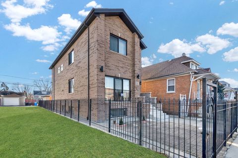 Tiny photo for 3917 W 60th Street, Chicago, IL 60629 (MLS # 12534649)