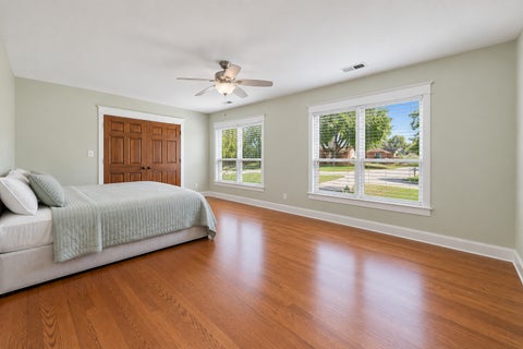 Tiny photo for 215 58th Street, Clarendon Hills, IL 60514 (MLS # 12756448)