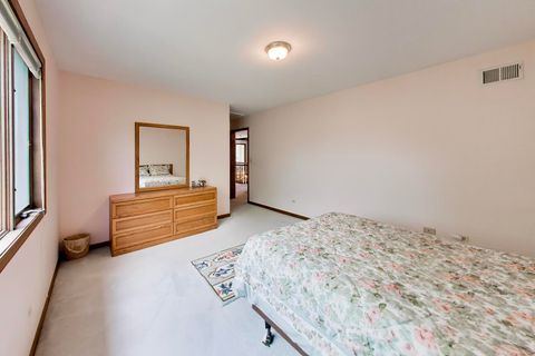 Tiny photo for 1204 kristin Drive, Libertyville, IL 60048 (MLS # 12696830)