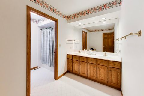 Tiny photo for 1204 kristin Drive, Libertyville, IL 60048 (MLS # 12696830)