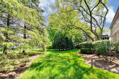 Tiny photo for 1204 kristin Drive, Libertyville, IL 60048 (MLS # 12696830)