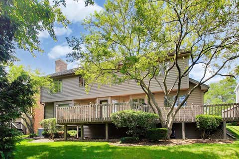 Tiny photo for 1204 kristin Drive, Libertyville, IL 60048 (MLS # 12696830)