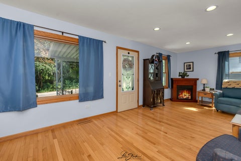 Tiny photo for 143 N Jefferson Street, Lockport, IL 60441 (MLS # 12752270)