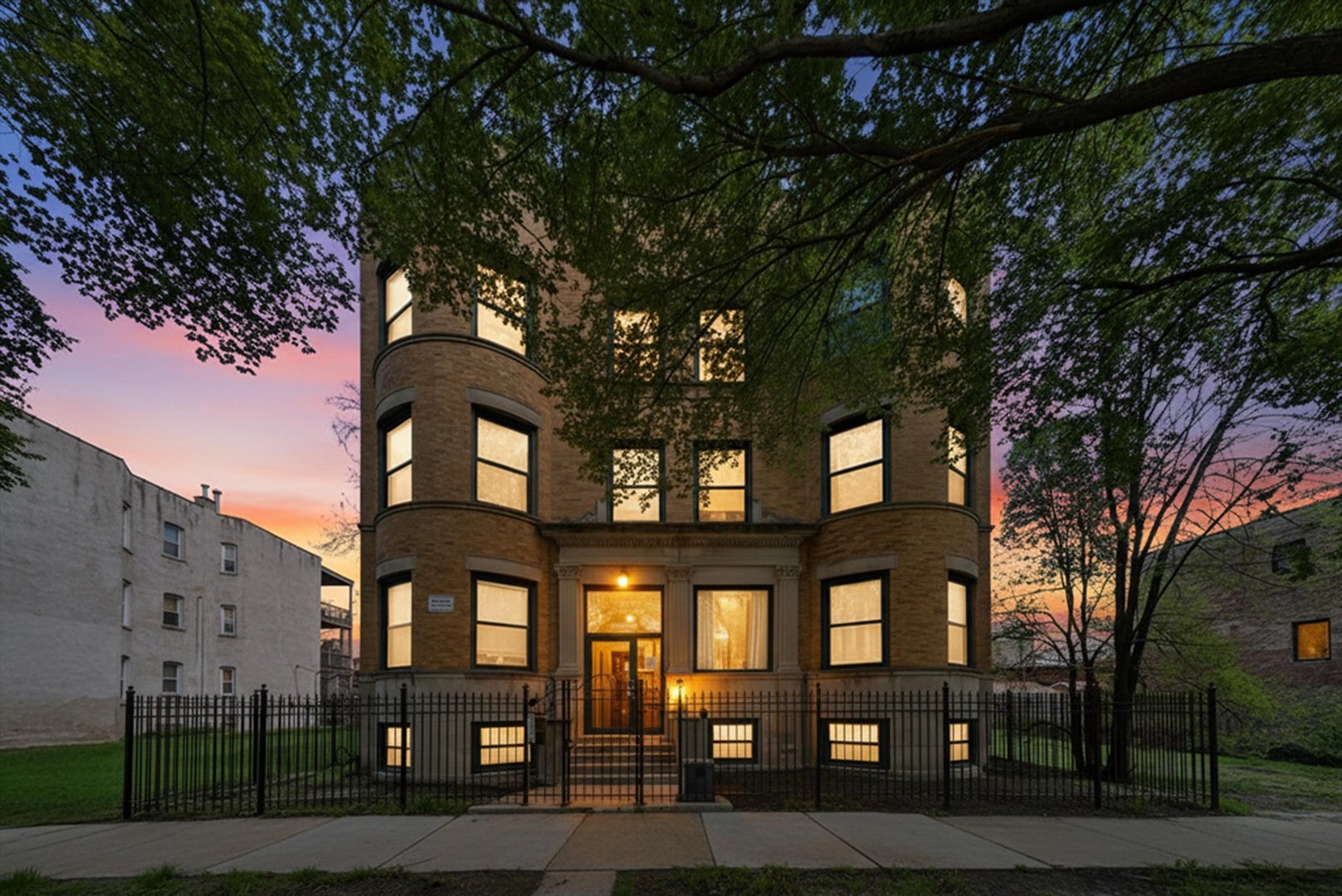 4541 S Prairie Avenue 1N