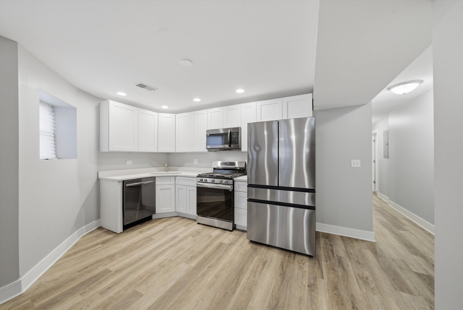 4541 S Prairie Avenue 1N