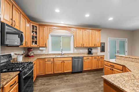 Tiny photo for 421 W Hawthorne Street, Arlington Heights, IL 60004 (MLS # 12556258)