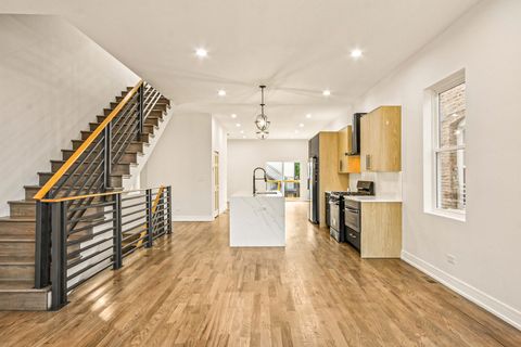 Tiny photo for 932 N Monticello Avenue, Chicago, IL 60651 (MLS # 12484199)