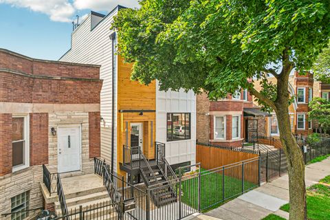 Tiny photo for 932 N Monticello Avenue, Chicago, IL 60651 (MLS # 12484199)