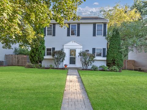 Photo of 888 Geneva Drive, Geneva, IL 60134 (MLS # 12491372)