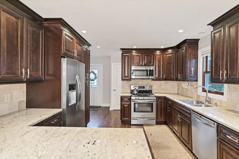 Tiny photo for 888 Geneva Drive, Geneva, IL 60134 (MLS # 12491372)
