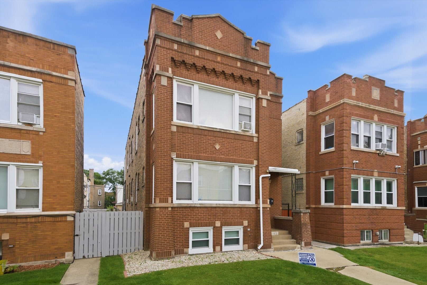 5105 W ALTGELD Street