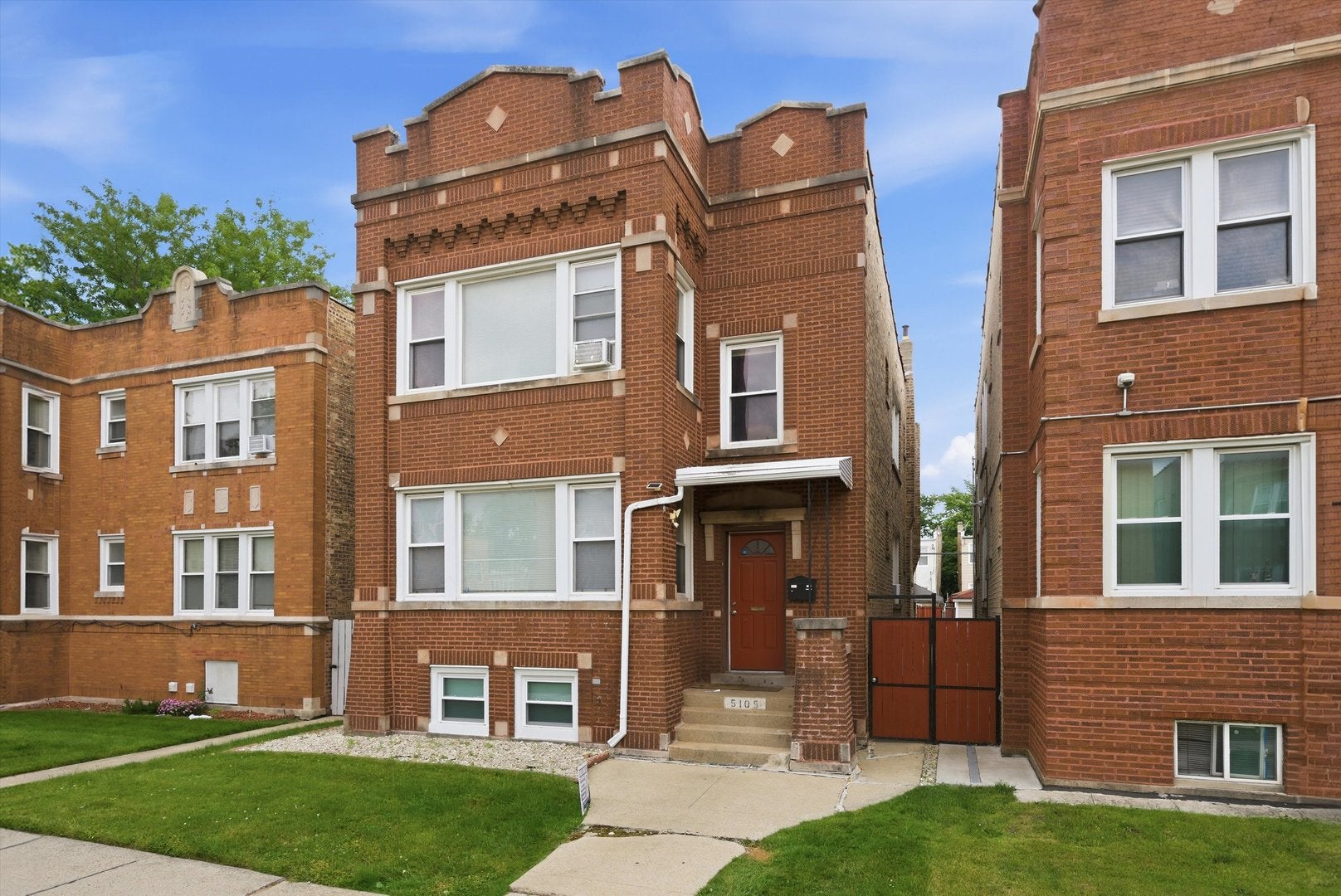 5105 W ALTGELD Street