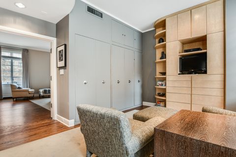 Tiny photo for 1260 N Astor Street #3, Chicago, IL 60610 (MLS # 12398441)