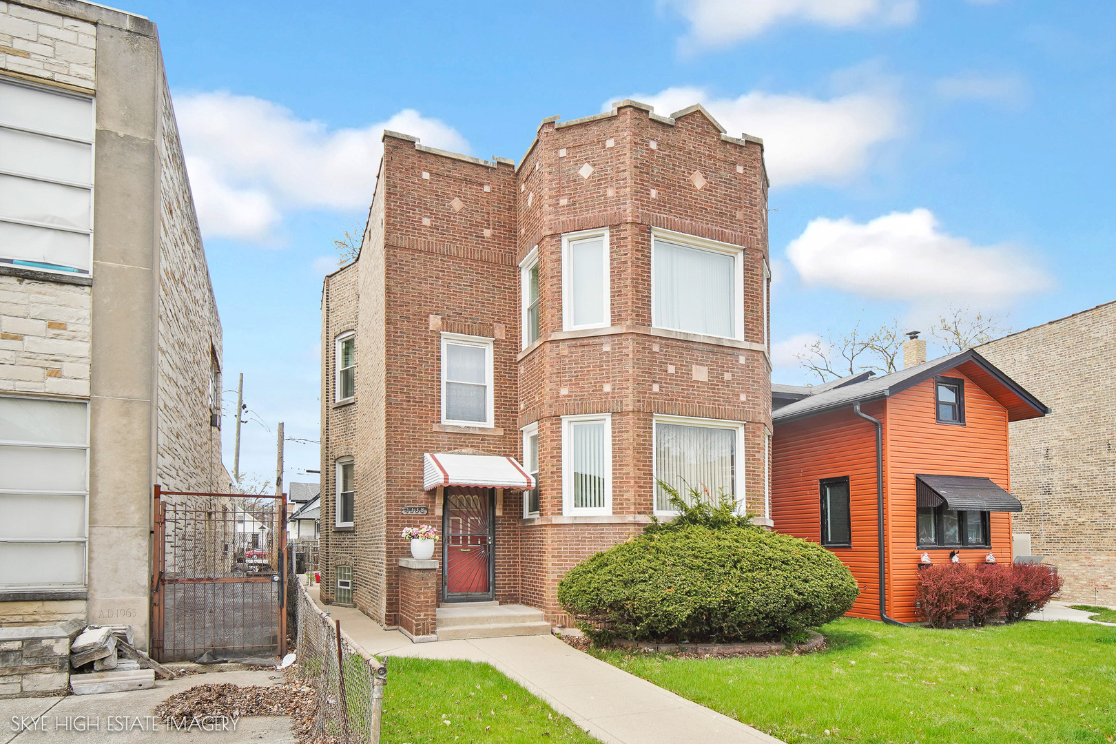 1338 N Massasoit Avenue