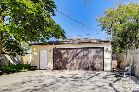 Tiny photo for 6936 W Oakton Court, Niles, IL 60714 (MLS # 12475102)