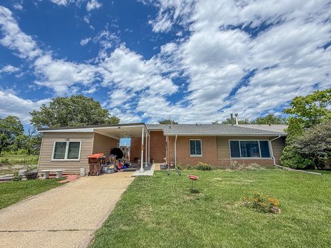 Photo of 415 W Frost Avenue, Rantoul, IL 61866 (MLS # 12651653)