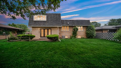 Tiny photo for 15058 Naughton Drive, South Holland, IL 60473 (MLS # 12623093)