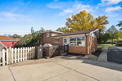 Tiny photo for 128 David Drive, Bensenville, IL 60106 (MLS # 12513388)
