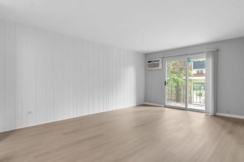 Tiny photo for 1195 Meadow Lane #213, Hoffman Estates, IL 60169 (MLS # 12395138)