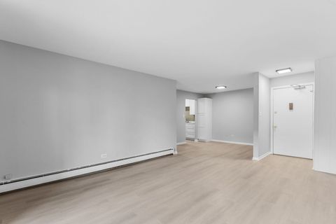 Tiny photo for 1195 Meadow Lane #213, Hoffman Estates, IL 60169 (MLS # 12395138)