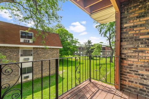 Tiny photo for 1195 Meadow Lane #213, Hoffman Estates, IL 60169 (MLS # 12395138)