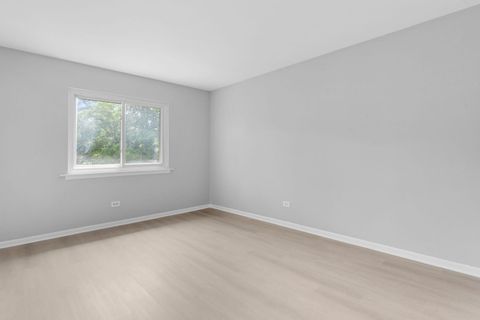 Tiny photo for 1195 Meadow Lane #213, Hoffman Estates, IL 60169 (MLS # 12395138)