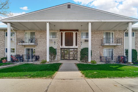 Tiny photo for 9351 LADYBIRD Lane #1D, Des Plaines, IL 60016 (MLS # 12638397)