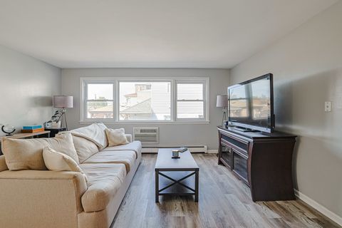 Tiny photo for 2222 N Harlem Avenue #2NW, Elmwood Park, IL 60707 (MLS # 12562782)