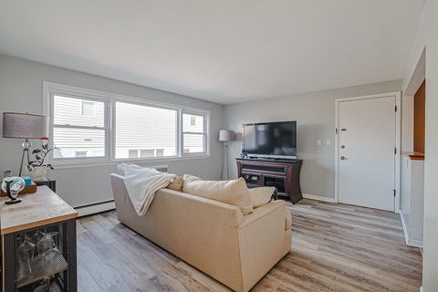 Tiny photo for 2222 N Harlem Avenue #2NW, Elmwood Park, IL 60707 (MLS # 12562782)