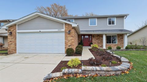 Photo of 6819 Harvest Avenue, Woodridge, IL 60517 (MLS # 12518835)