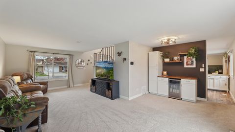 Tiny photo for 6819 Harvest Avenue, Woodridge, IL 60517 (MLS # 12518835)