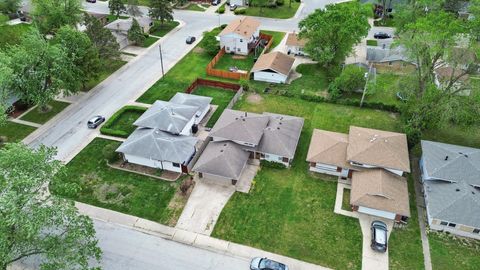 Tiny photo for 1315 Prince Drive, South Holland, IL 60473 (MLS # 12491931)