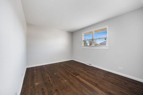 Tiny photo for 1315 Prince Drive, South Holland, IL 60473 (MLS # 12491931)