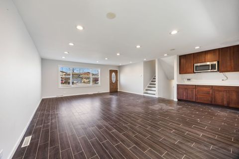 Tiny photo for 1315 Prince Drive, South Holland, IL 60473 (MLS # 12491931)