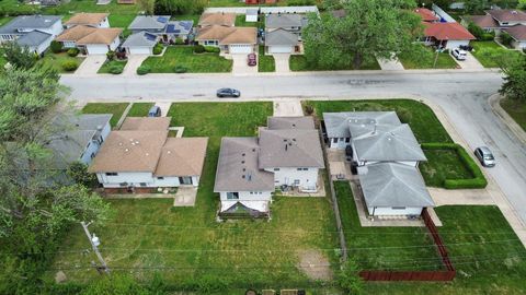 Tiny photo for 1315 Prince Drive, South Holland, IL 60473 (MLS # 12491931)