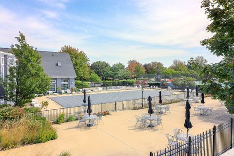 Tiny photo for 164 Springdale Lane, Bloomingdale, IL 60108 (MLS # 12463820)