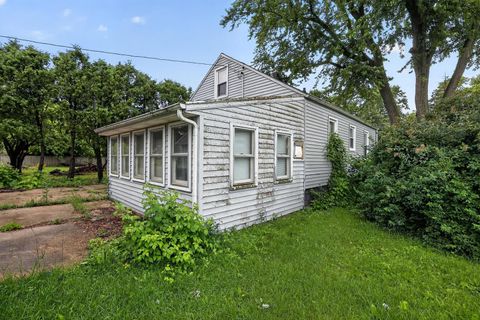 Tiny photo for 122 Garver Avenue, Rockford, IL 61102 (MLS # 12684060)