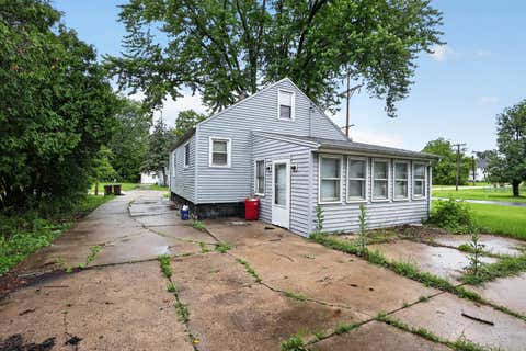 Tiny photo for 122 Garver Avenue, Rockford, IL 61102 (MLS # 12684060)