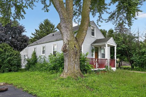 Tiny photo for 122 Garver Avenue, Rockford, IL 61102 (MLS # 12684060)