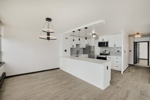 Tiny photo for 6171 N Sheridan Road #2311, Chicago, IL 60660 (MLS # 12692560)