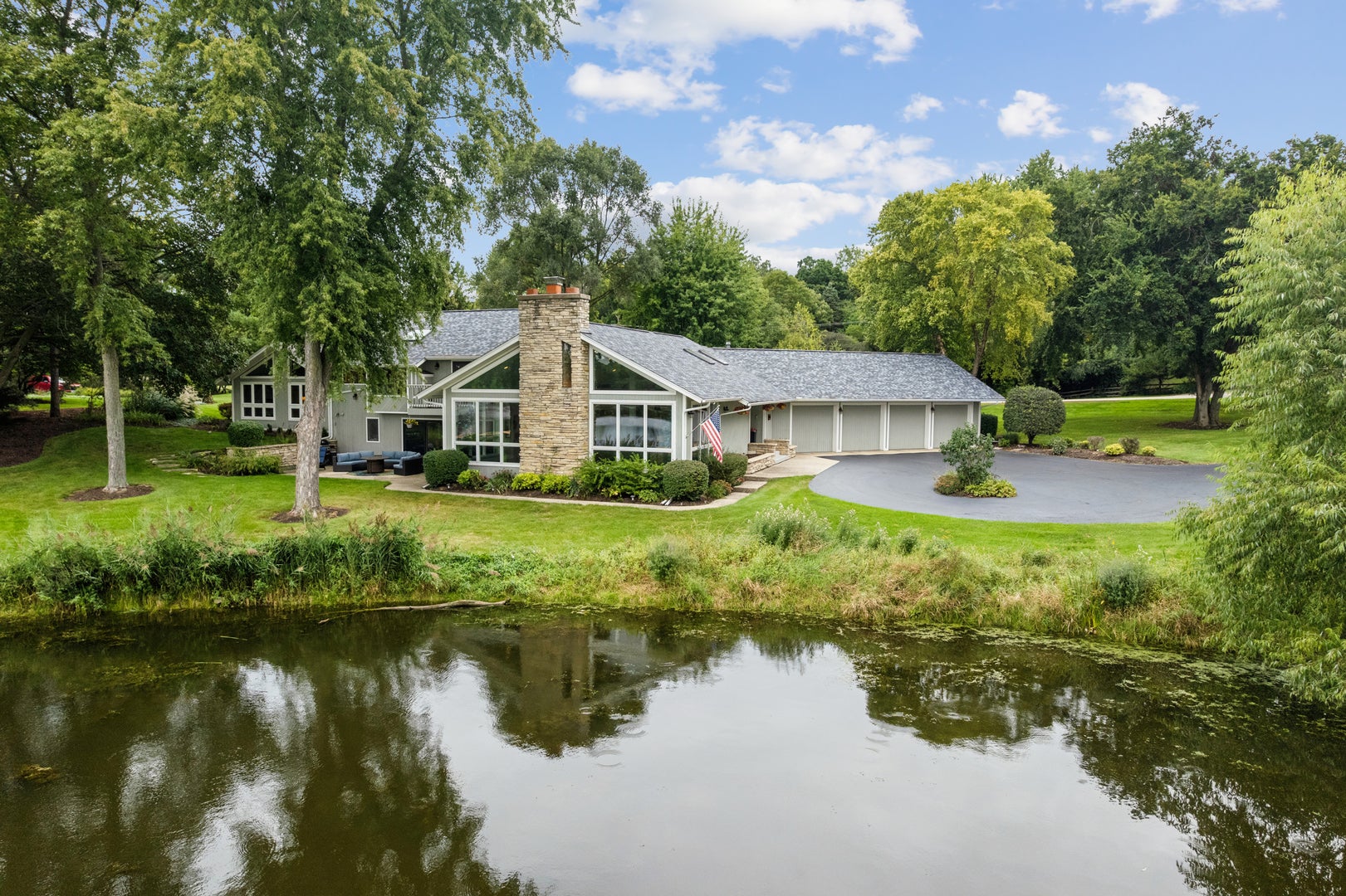 498 Lakepoint Drive
