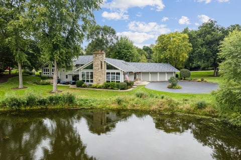 Tiny photo for 498 Lakepoint Drive, Barrington, IL 60010 (MLS # 12756360)