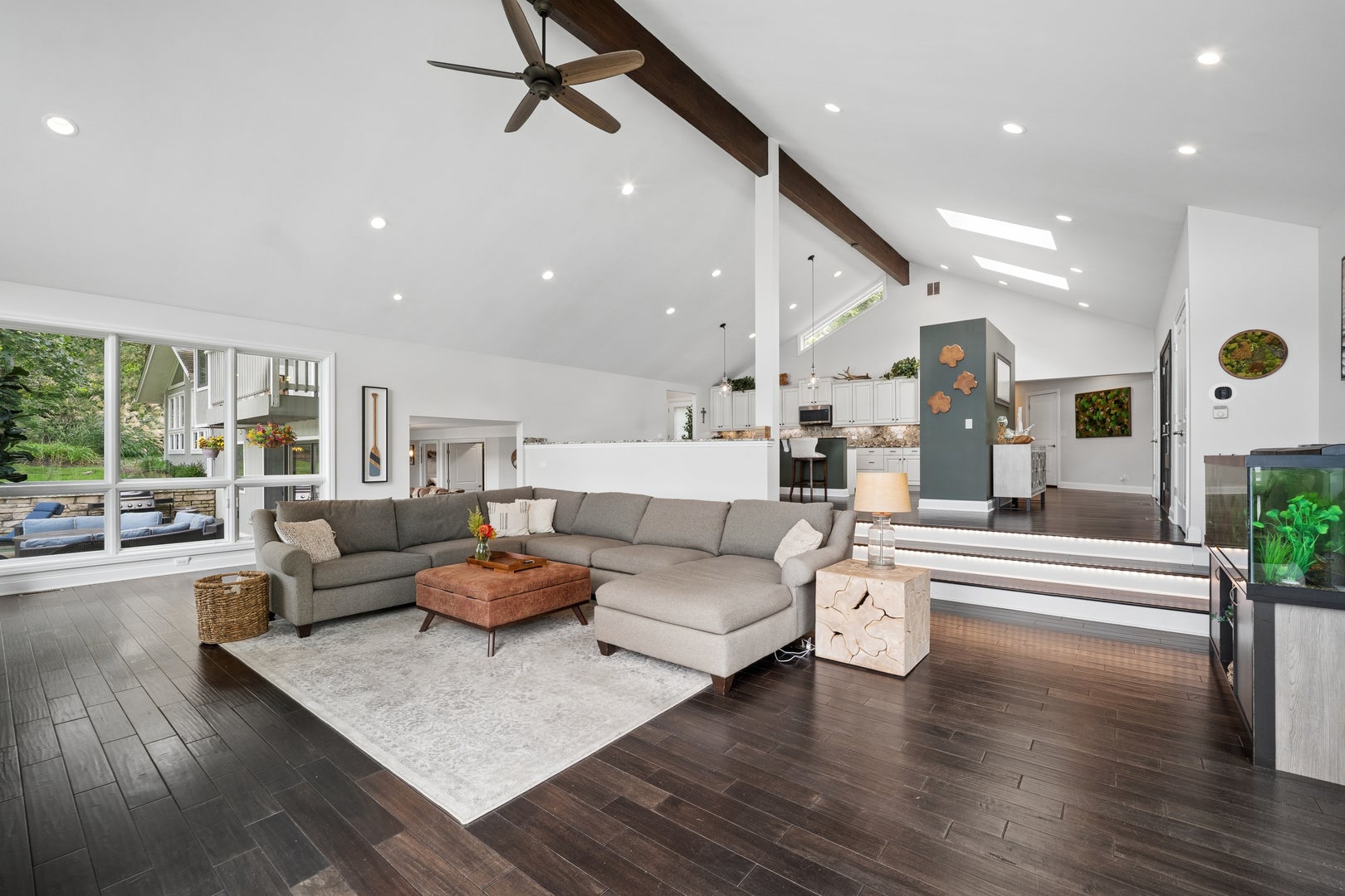 498 Lakepoint Drive